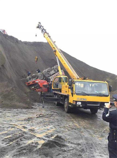 镶黄旗上犹道路救援